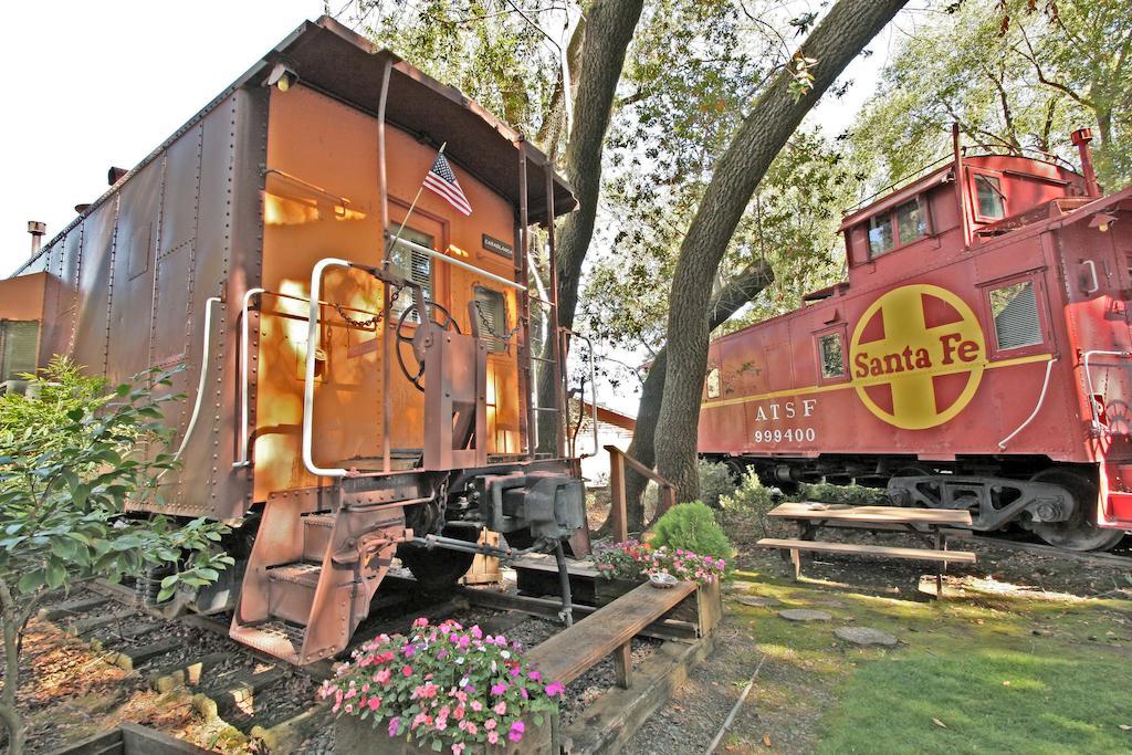Featherbed Railroad Upper Lake エクステリア 写真