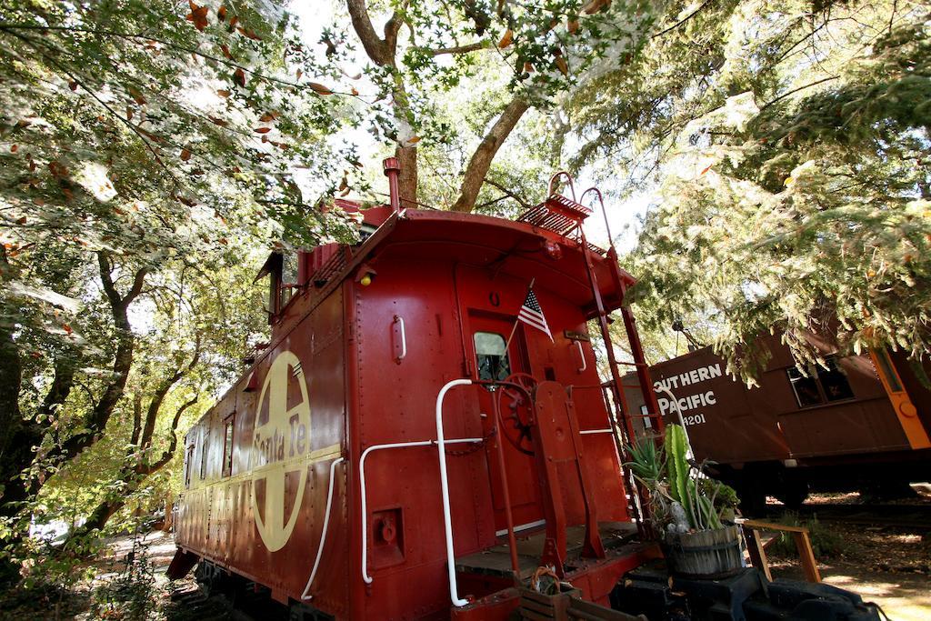 Featherbed Railroad Upper Lake エクステリア 写真