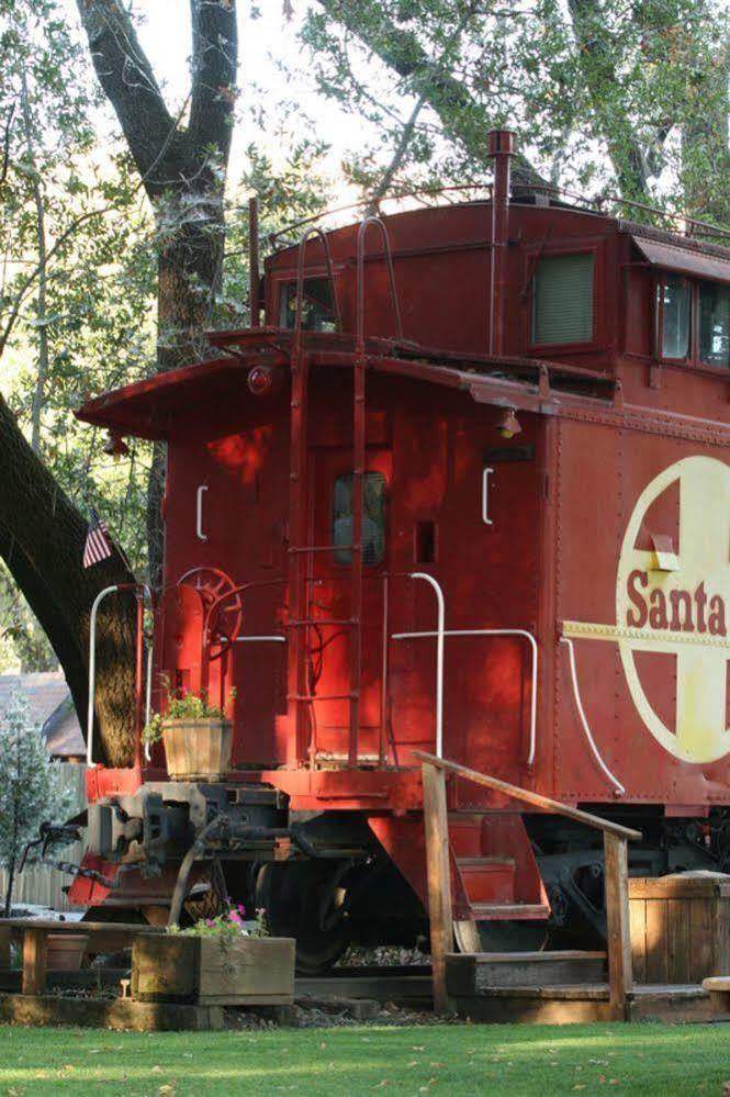 Featherbed Railroad Upper Lake エクステリア 写真